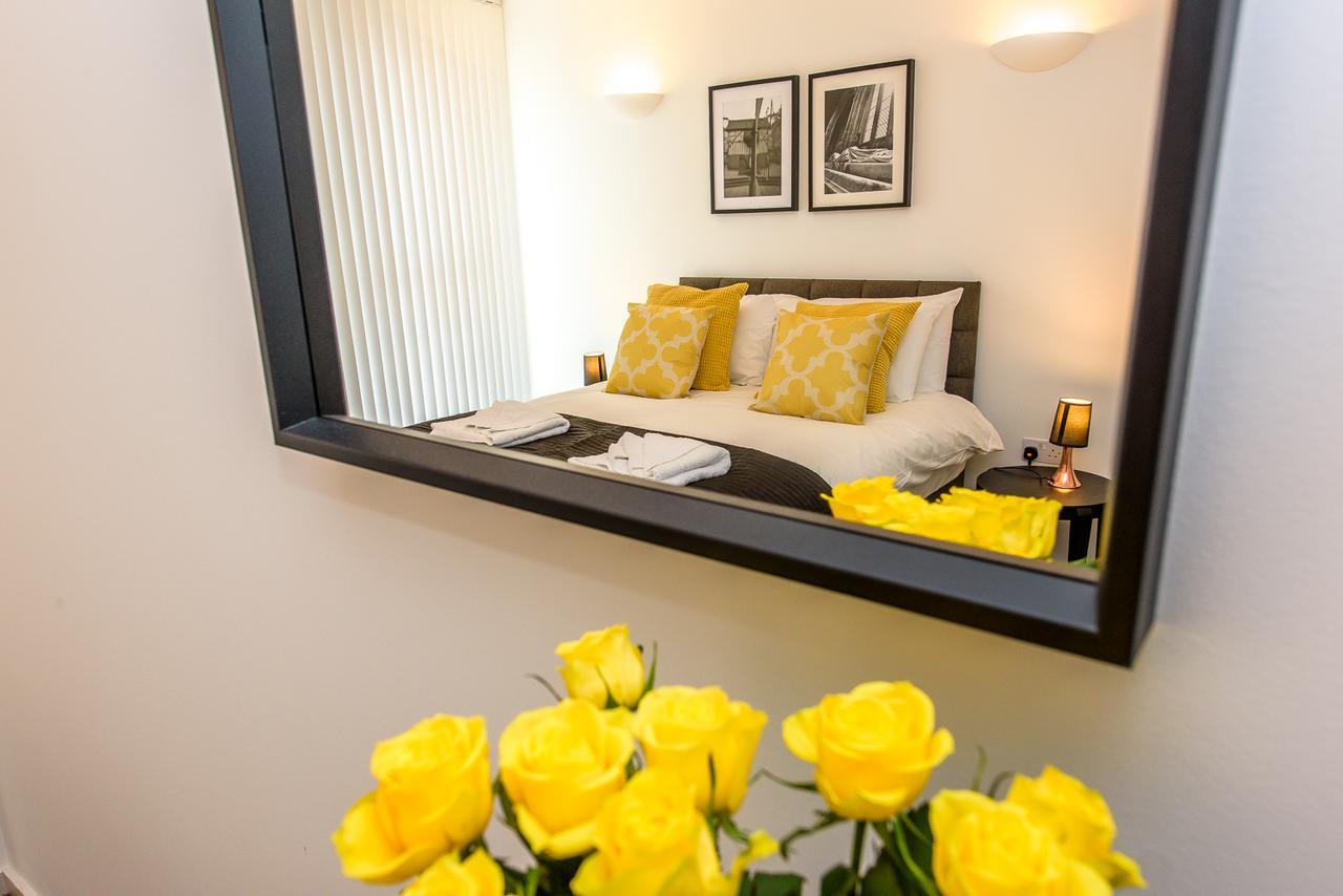 Approved Serviced Apartments Skyline Манчестер Экстерьер фото