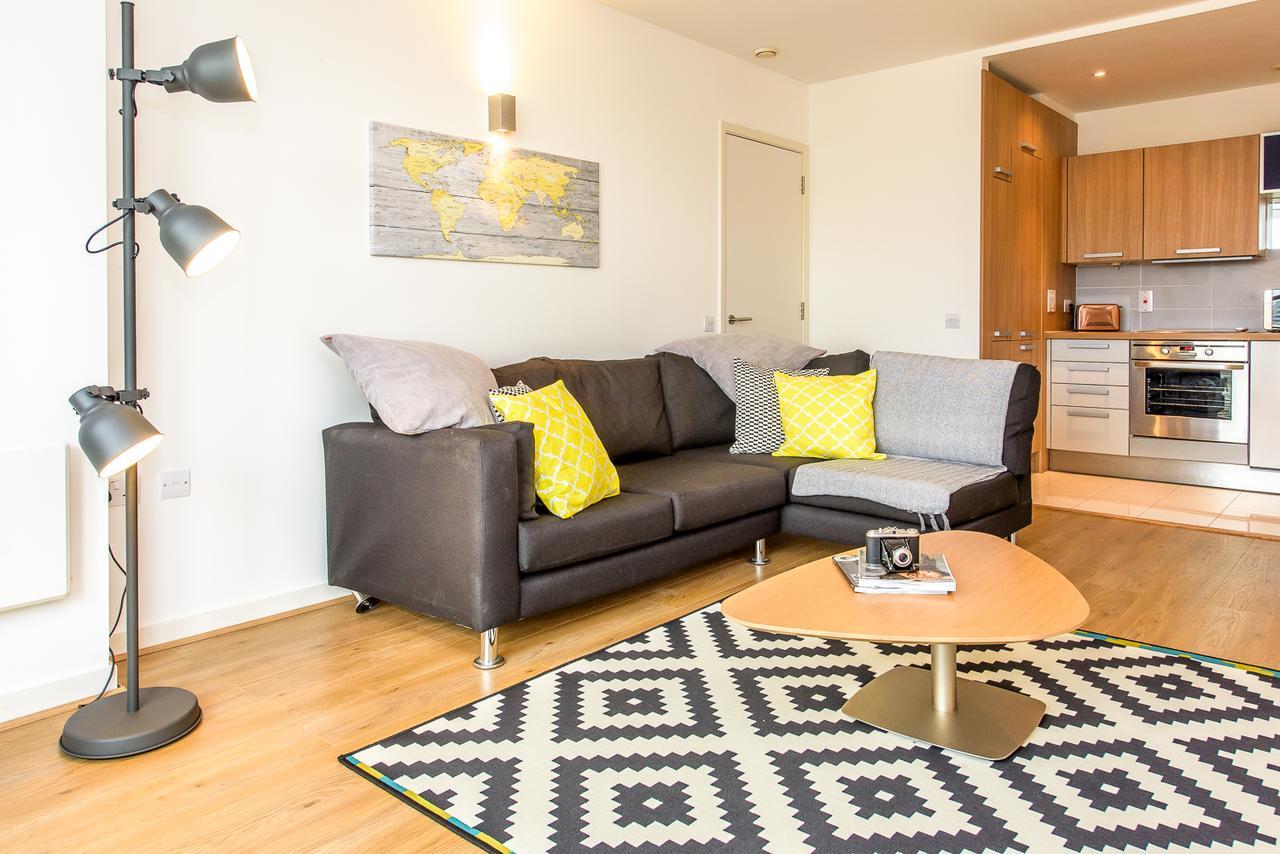 Approved Serviced Apartments Skyline Манчестер Экстерьер фото