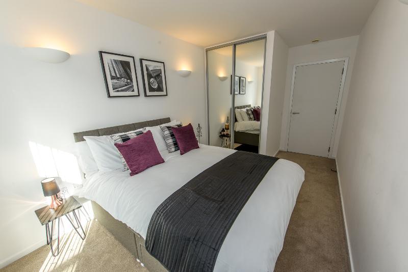 Approved Serviced Apartments Skyline Манчестер Экстерьер фото