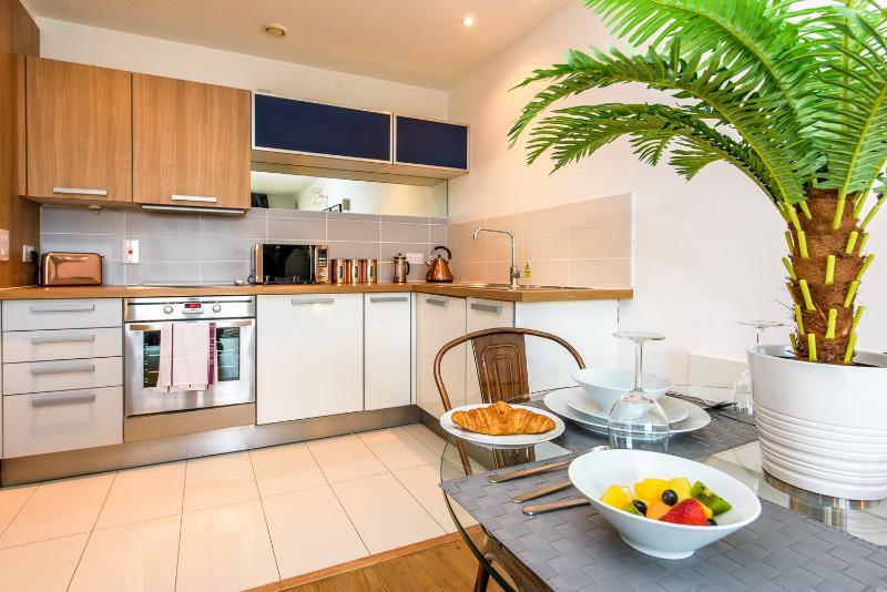 Approved Serviced Apartments Skyline Манчестер Экстерьер фото