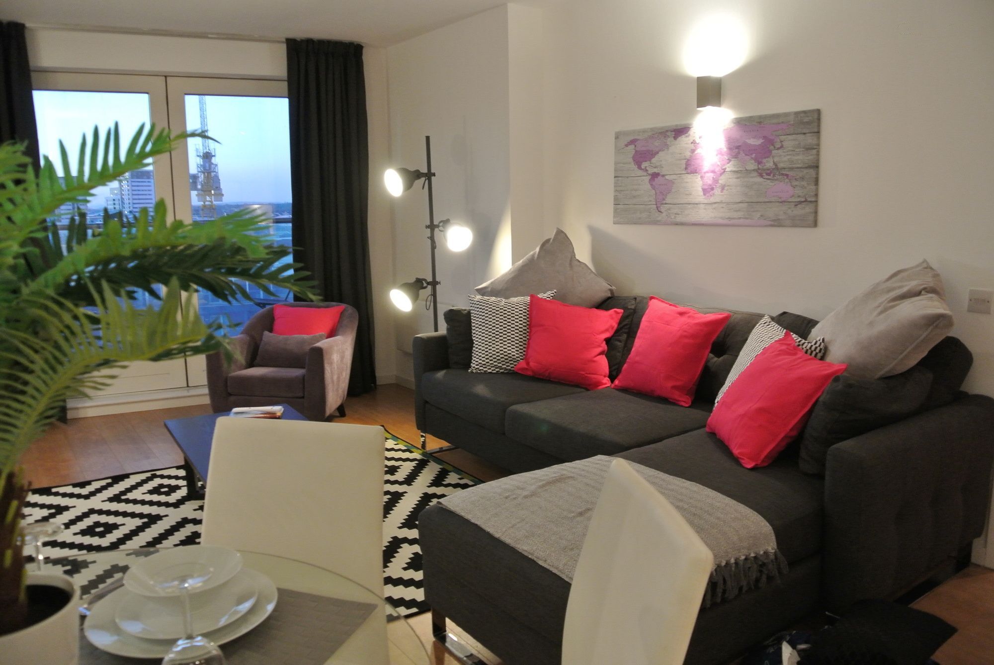 Approved Serviced Apartments Skyline Манчестер Экстерьер фото