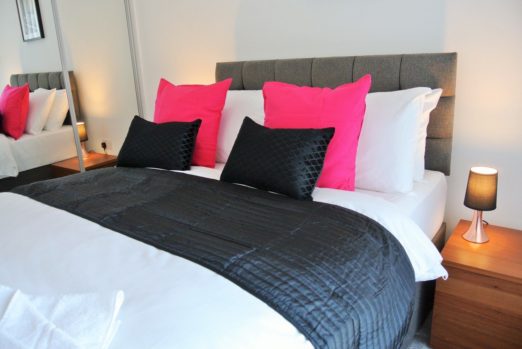 Approved Serviced Apartments Skyline Манчестер Экстерьер фото