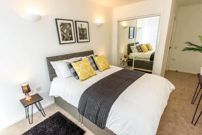 Approved Serviced Apartments Skyline Манчестер Экстерьер фото